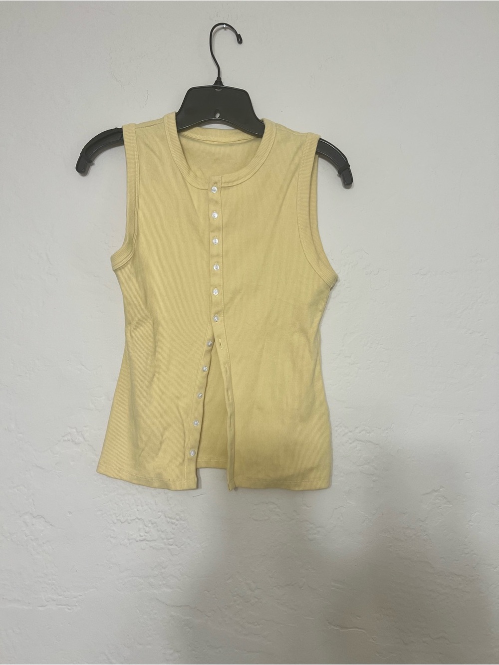 Abercrombie & Fitch Button-Front Sleeveless Ribbed Tank - Butter Yellow